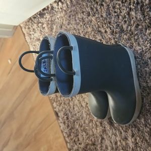 Tucker and Tate Rainboots